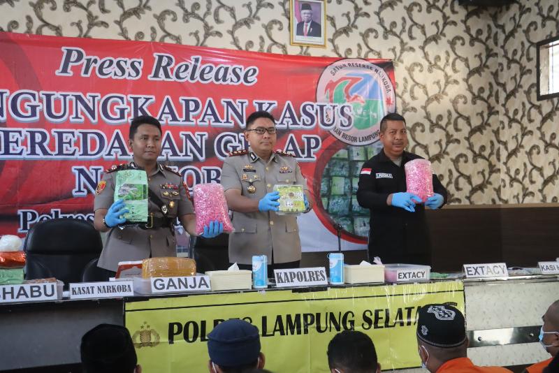 Puluhan Kilogram Sabu dan Ganja Berhasil Digagalkan Polres Lampung Selatan 