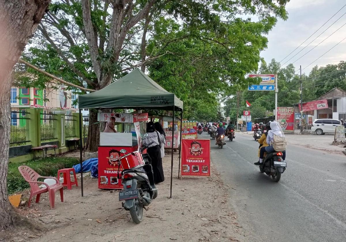 Surga Kuliner Mahasiswa, Jajan Murah di Depan Kampus UIN Raden Intan Lampung