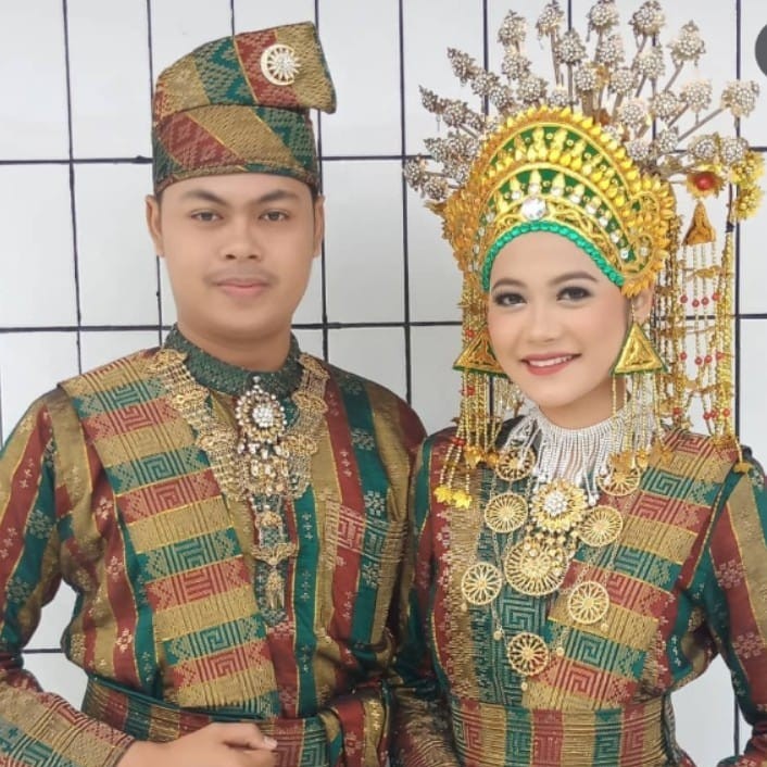 Pakaian Adat Riau: Identitas Melayu yang Menjaga Kesantunan