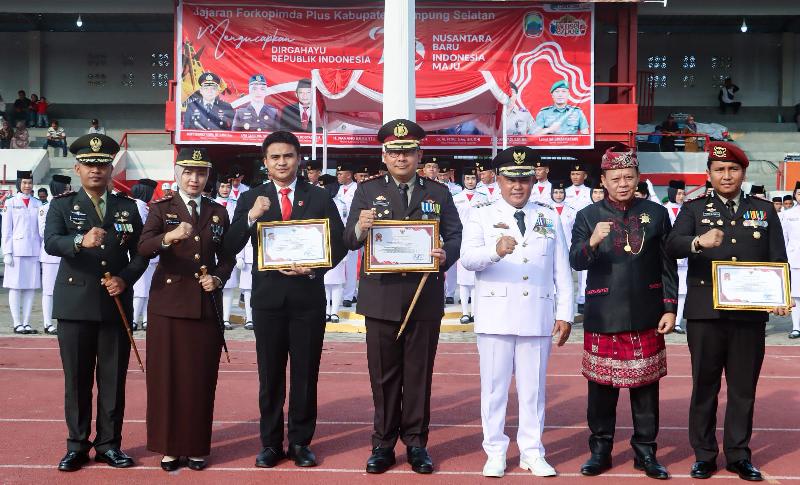 Berhasil Ungkap Kasus Narkoba, Nanang Ermanto Berikan Penghargaan kepada Polres Lampung Selatan