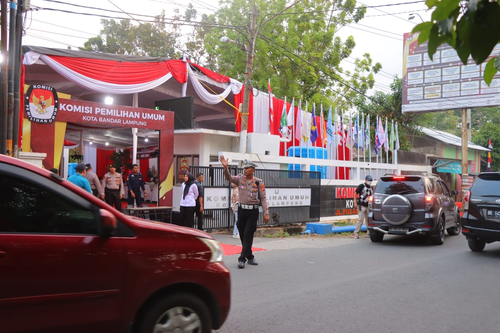 Ratusan Polisi di Bandar Lampung Disiagakan untuk Amankan Pengundian Nomor Urut Pilwakot