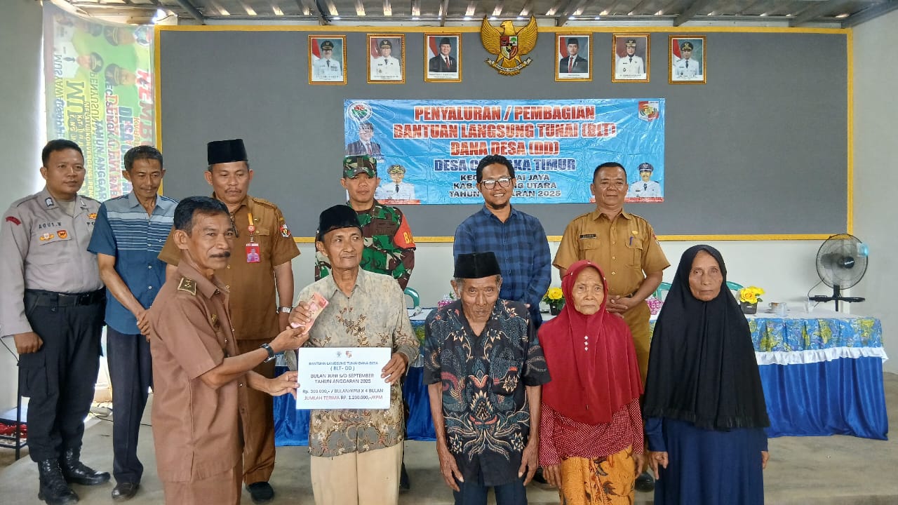 Pemdes Cempaka Timur Salurkan BLT Dana Desa Empat Bulan Sekaligus