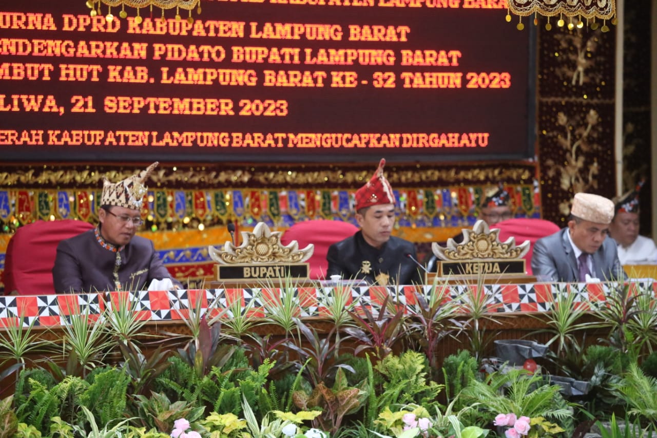 Sidang Paripurna HUT Lampung Barat, Belasan Aleg Absen