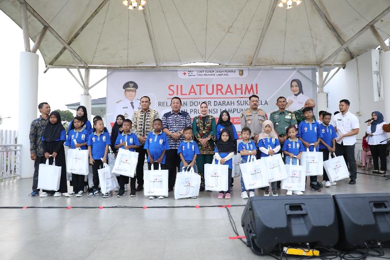 Gubernur Arinal Bersama Ketua PMI Lampung Silaturahmi dengan Relawan Donor Darah Sukarela
