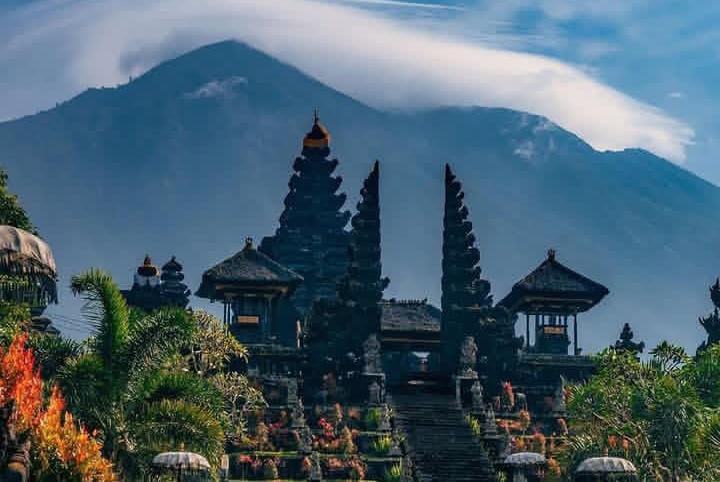 Pura Besakih, Simbol Spiritualitas dan Pesona Alam Bali