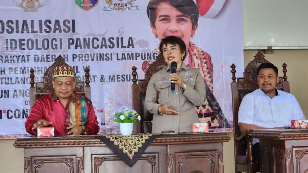 Condrowati Gandeng Dwinan Rahmandi Sosialisasikan Pancasila Dihadapan Masyarakat Mesuji