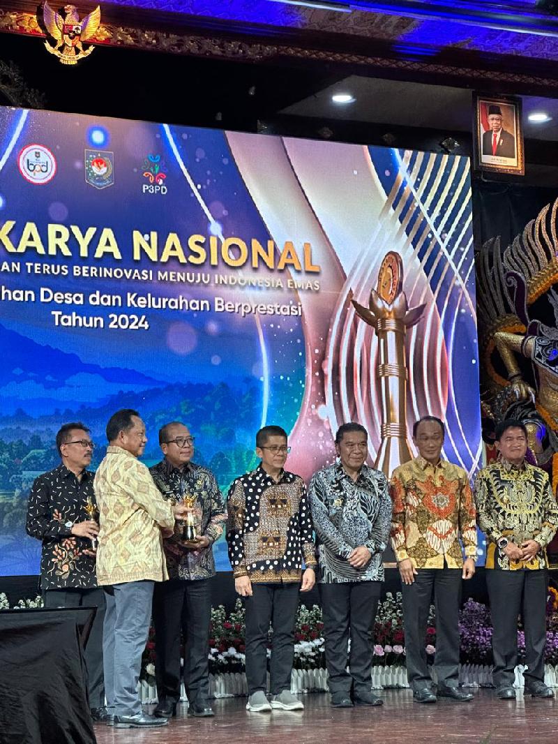 Pj Gubernur, Samsudin Terima Penghargaan Upakarya Wanua Nugraha 2024 dari Kemendagri