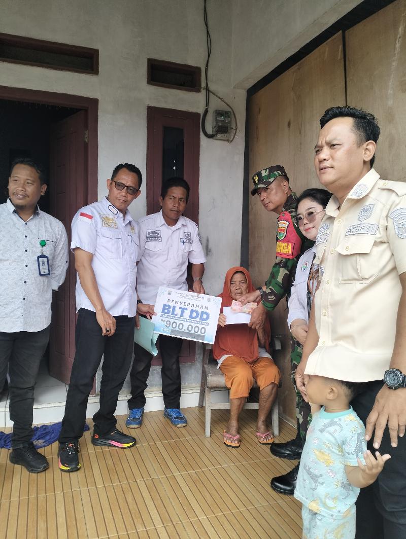 7 KPM Desa Margorejo Kembali Terima BLT DD Periode Tiga Tahun Anggaran 2025 