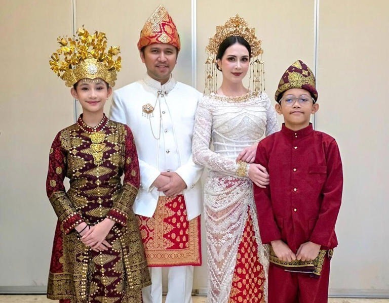 Arumi Bachsin Menang Kostum Terbaik di HUT RI ke-80, Pulang Bawa Kambing