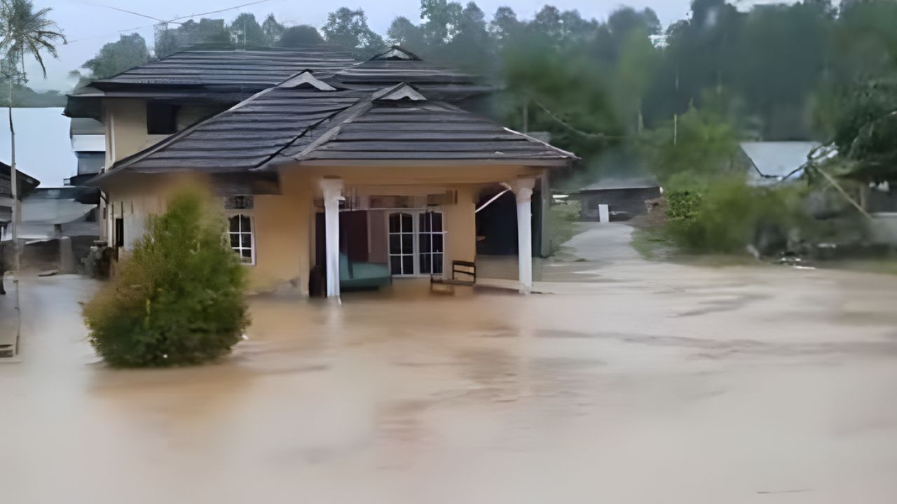 42 Rumah Terendam di Pekon Bumi Hantatai akibat Luapan Kali Way Bulok