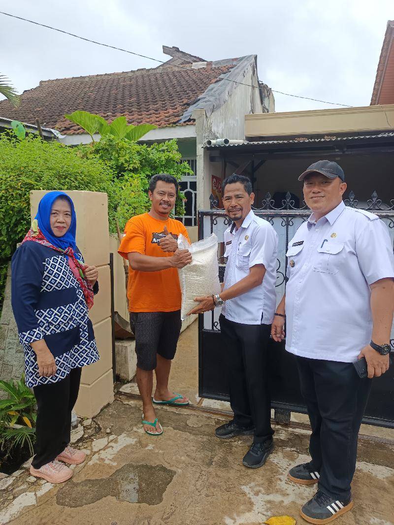Pemkot Bandar Lampung Salurkan Bantuan Beras bagi Warga Terdampak Banjir
