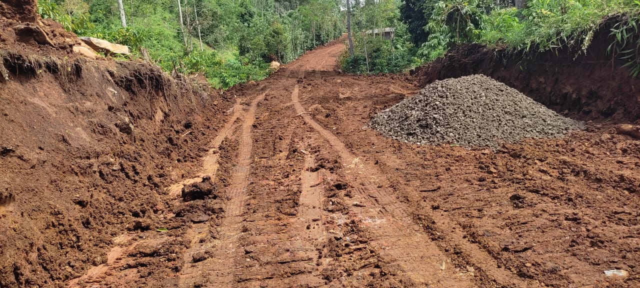 Proses Lelang Masih Sengketa, Pembukaan Badan Jalan Bambang-Malaya Sudah Berjalan