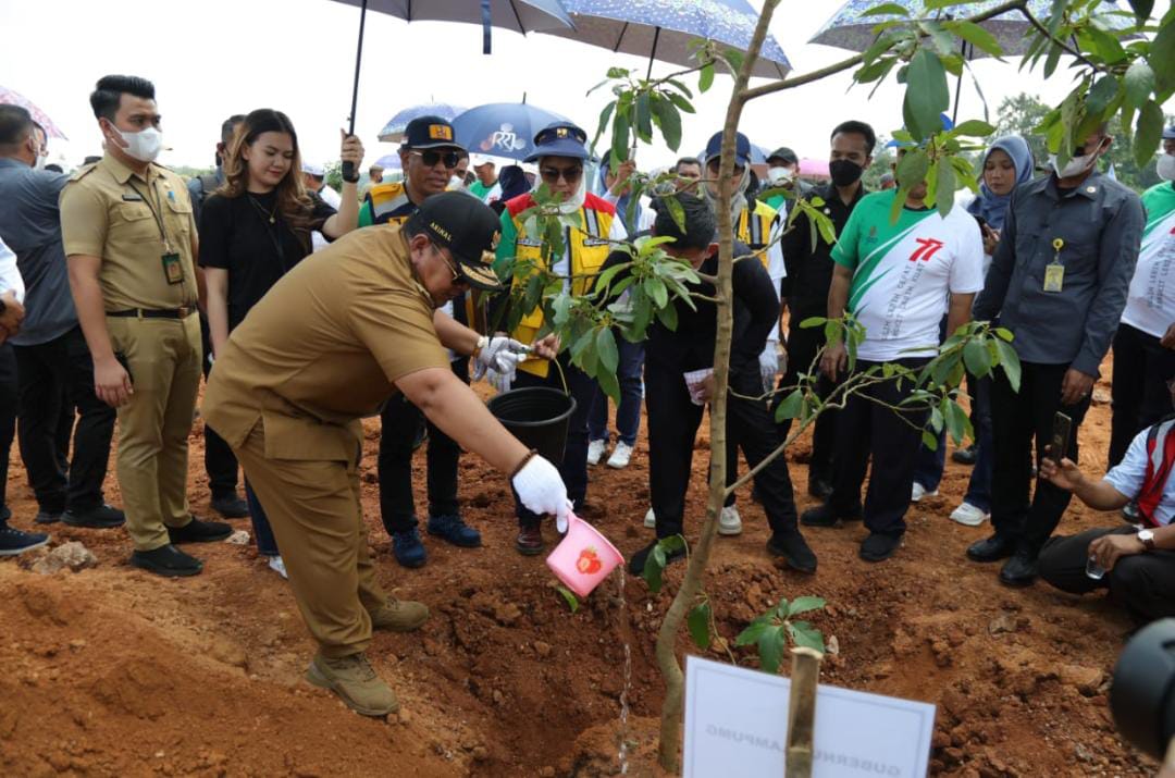 Hari Bakti PUPR, Gubernur Tanam 1.770 Bibit Pohon di Bendungan Margatiga Lamtim