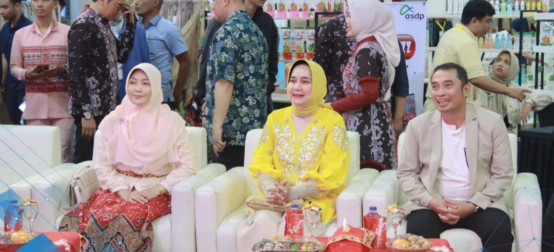 Ketua Dekranasda Lampung, Riana Sari Hadiri Muli Mekhanai Talent Show di MBK