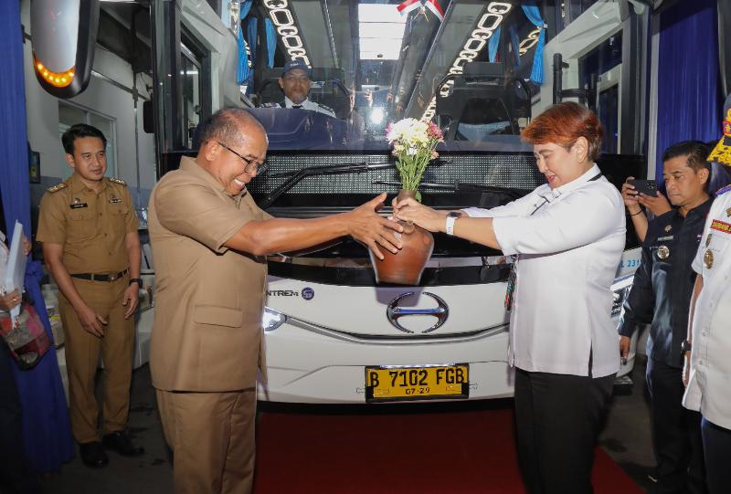 Perum Damri Luncurkan 26 Bus Baru, Pj Gubernur Samsudin : Saya Ingin Damri Miliki Rute Menuju Kota Baru