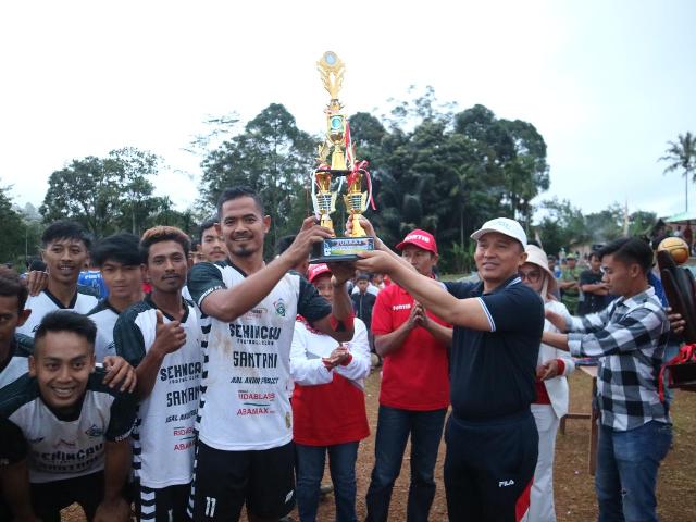 Ketua Koni Lambar Tutup Turnamen Portib Cup-9