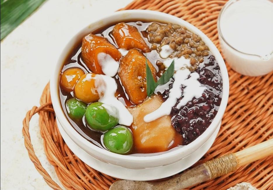 Bubur Kampiun: Perpaduan Rasa Manis Legendaris dari Ranah Minang