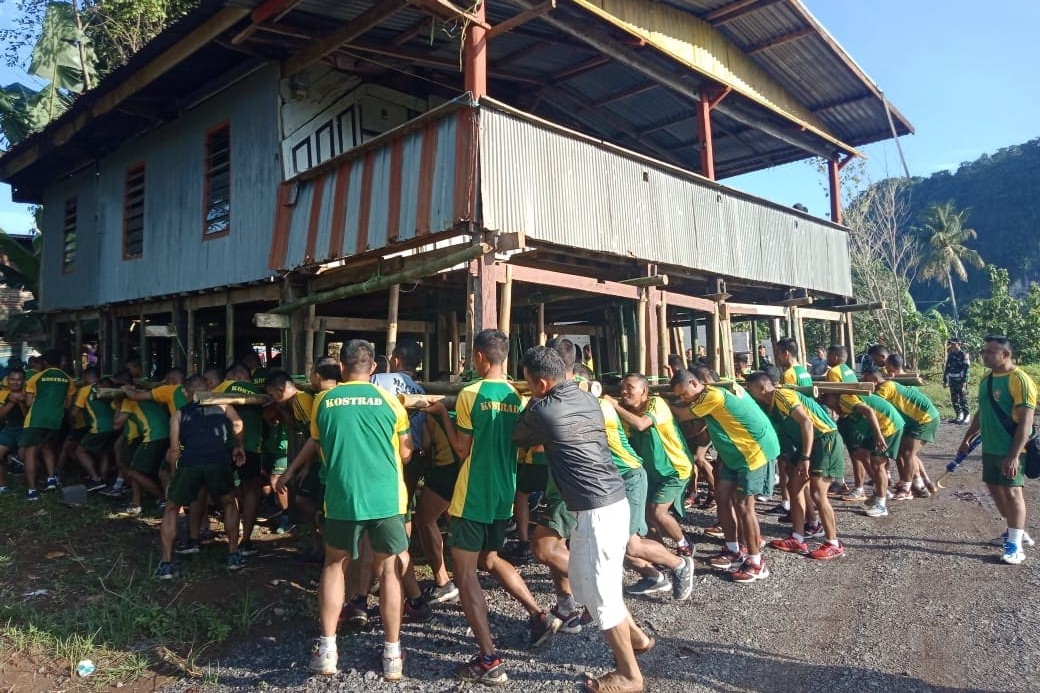 Tradisi Mappalette Bola: Pindah Rumah Unik ala Suku Bugis