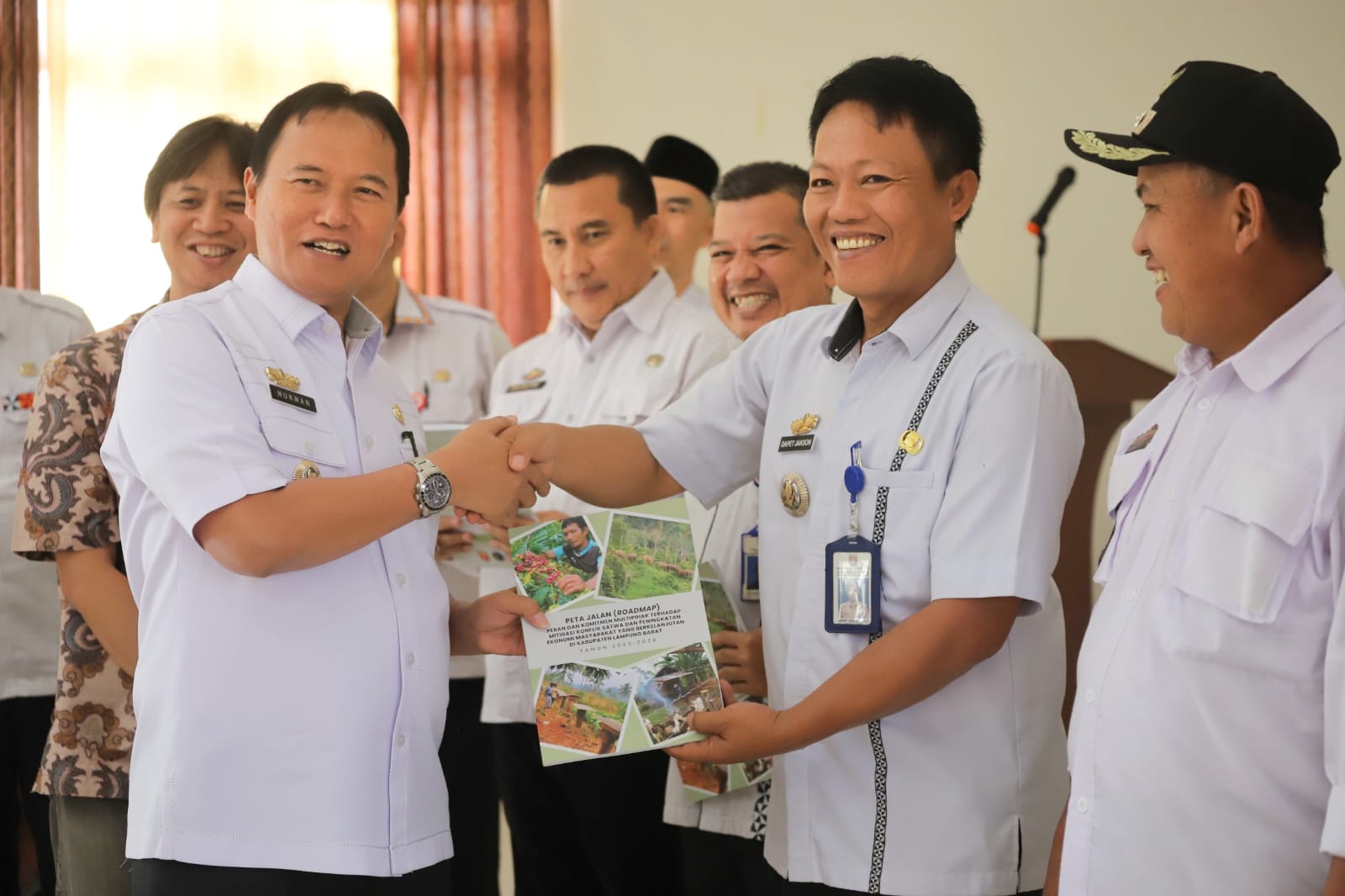 Pj Bupati Lampung Barat Launching Buku Roadmap Peran dan Komitmen Multipihak Terhadap Mitigasi Konflik Satwa