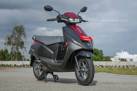 Suzuki e-Access: Skuter Listrik Praktis dengan Desain Elegan