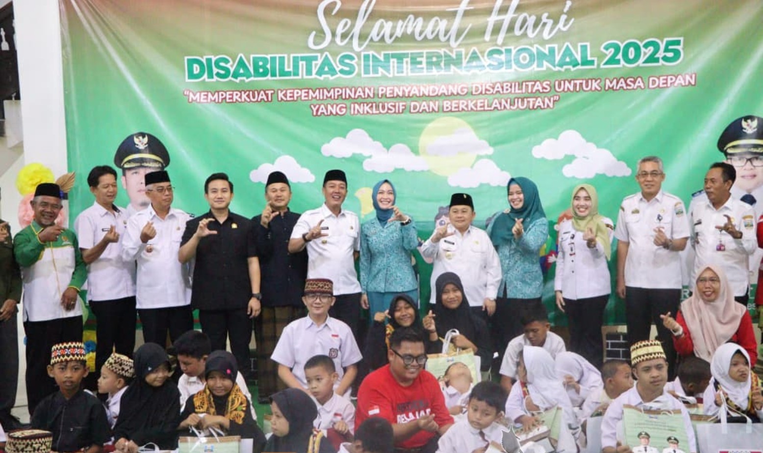 Pentas Seni HDI 2025 di Pesbar, Bupati Dorong Akses Inklusif untuk Semua