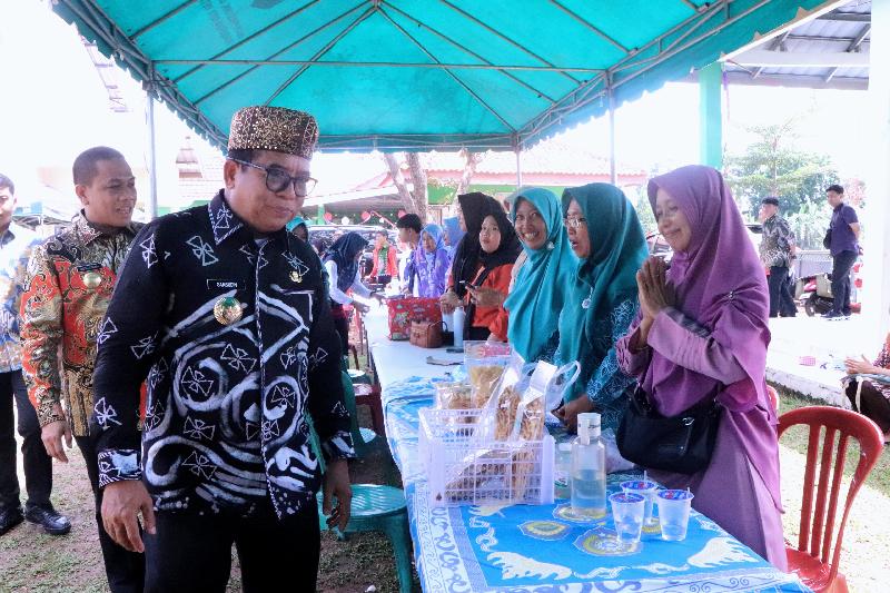 Dukung Program Presiden, Pj Gubernur Lampung Buka Kegiatan Makan Bersama Ibu Hamil dan Menyusui