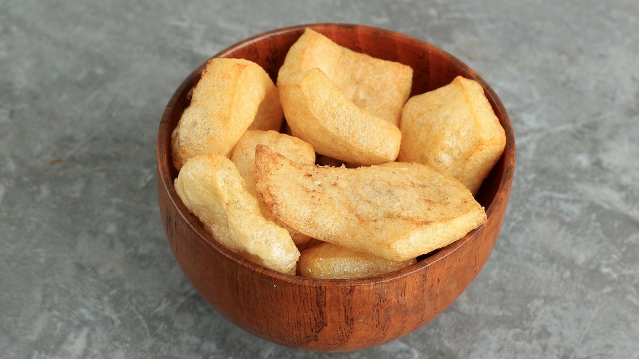 Cara Praktis Membuat Kerupuk Rambak yang Renyah di Rumah