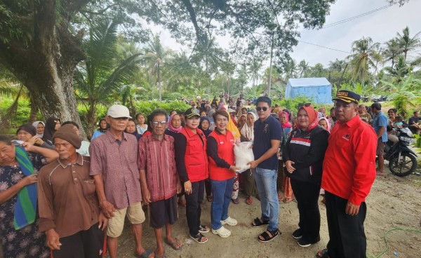 Fraksi PDIP DPRD Lampung Sambangi Korban Banjir