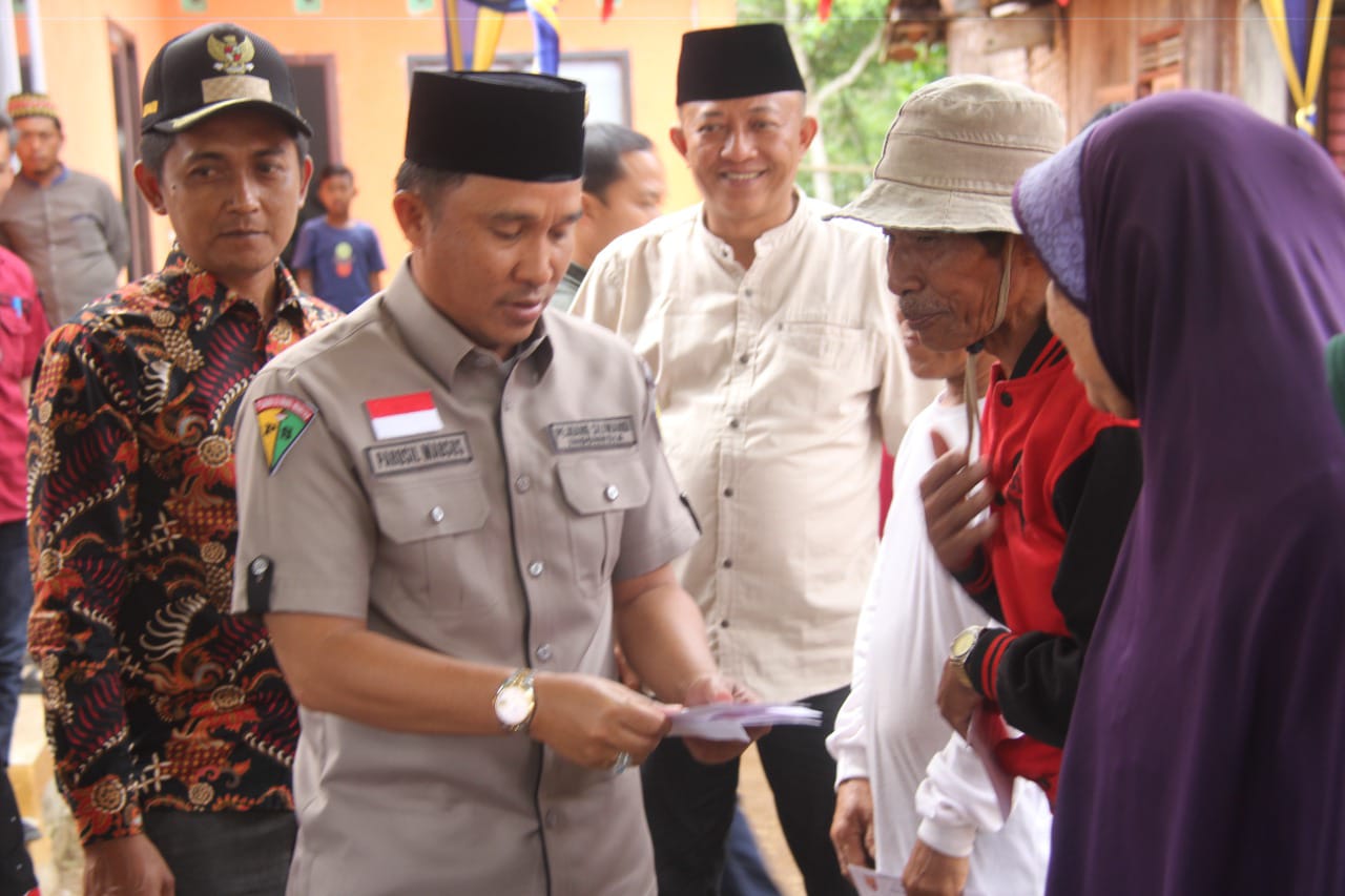 Sehari Jelang Purna Bakti Parosil Laksanakan Baksos Sunatan Massal PDIP dan PS Bersatu 