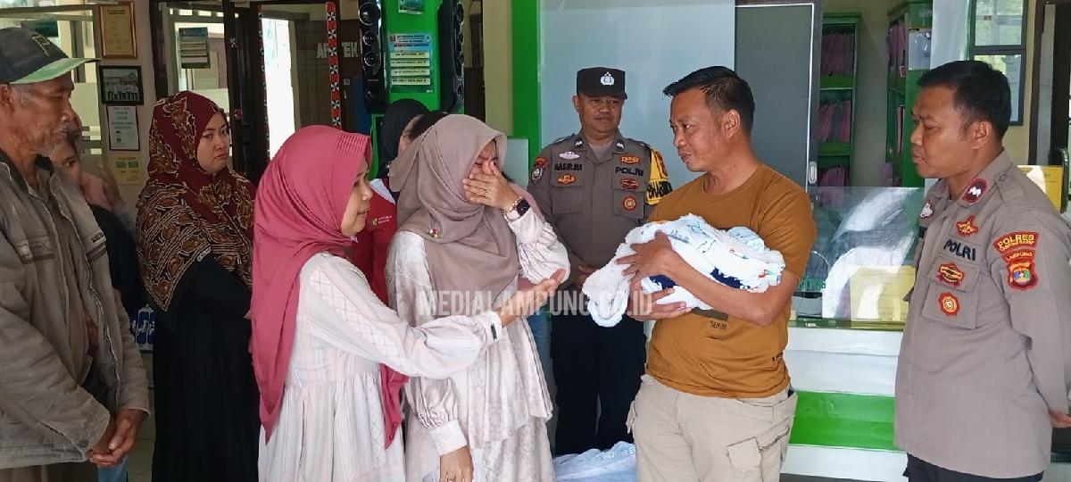 Sepekan Dirawat Pasutri Asal Sekincau, Bayi yang Ditemukan di Poskamling Akhirnya Diserahkan ke Keluarga