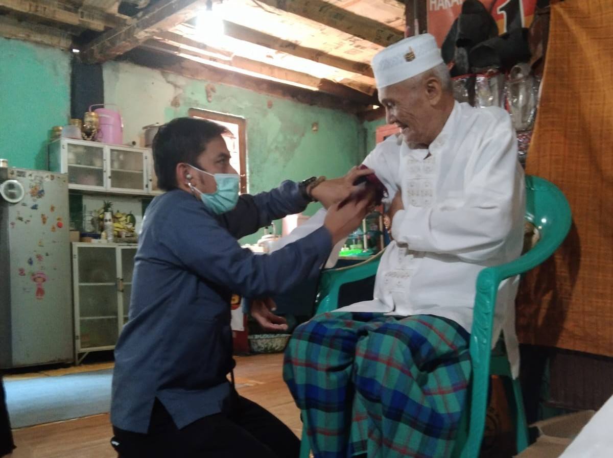 Tiba di Kampung Halaman, Kondisi Kesehatan Jemaah Haji di Batu Brak Langsung Diperiksa