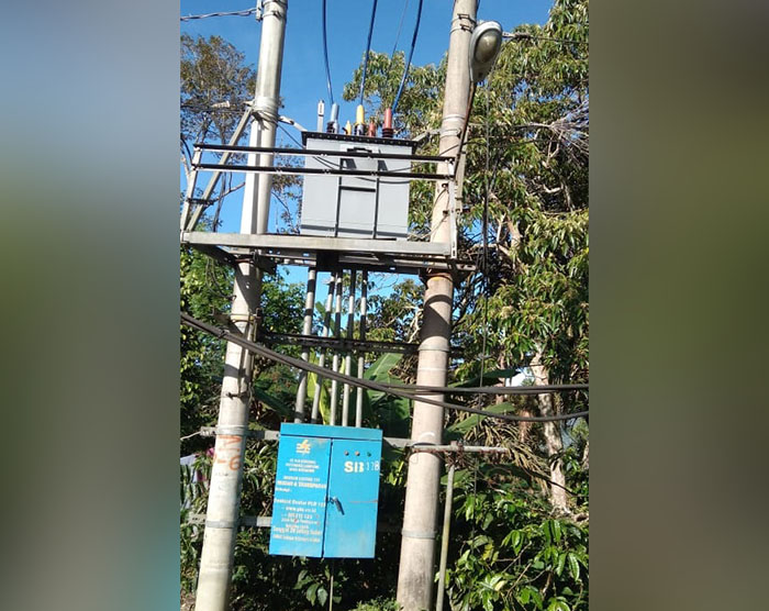 Maling Nekat Gondol Kabel Trafo Gardu Listrik Sedang Menyala di Pekon Sukapura 