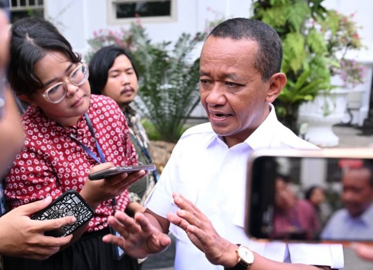 Pasca Banjir Besar, Menteri ESDM Bahas Evaluasi Total Izin Tambang di Sumatera