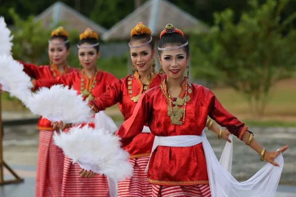 Menggali Nilai dan Keindahan Tari Pajoge Bugis-Makassar