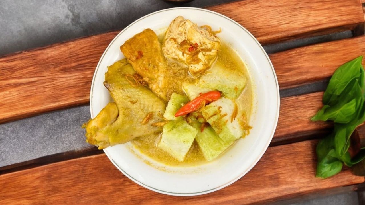 Lontong Tuyuhan Rembang, Kuliner Legendaris Penuh Sejarah dan Cita Rasa Autentik