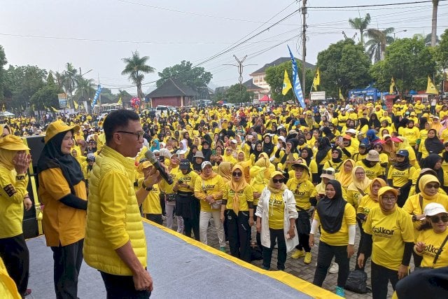 Pecahkan Rekor MURI, Ribuan Warga Lampung Antusias Ikuti Senam HUT Ke-60 Partai Golkar