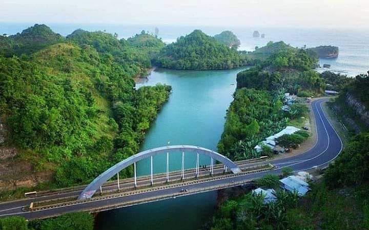 Menapak Pesona Alam dan Jejak Budaya di Jalur Wisata Selatan Jawa