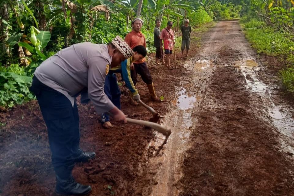 Kasubsektor Abung Kunang Ajak Warga Kobarkan Semangat Gotong Royong