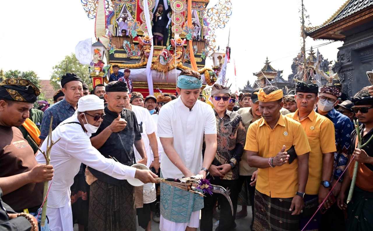 Ngaben Massal Balinuraga, Tradisi Suci yang Rekatkan Persaudaraan