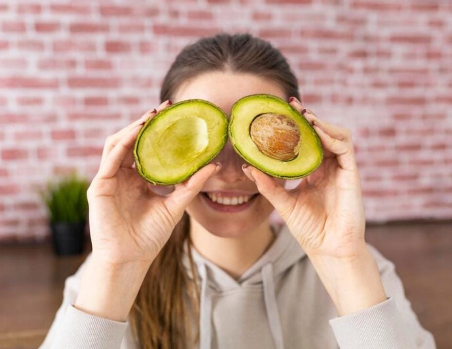 Kulit Sehat Alami dari Alpukat, Kaya Vitamin dan Lemak Baik