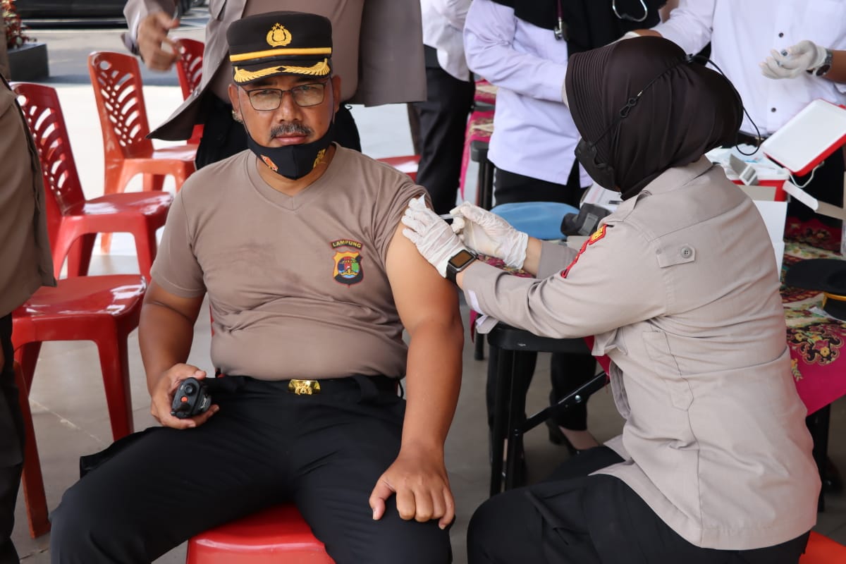 250 Personel Polresta Bandarlampung Divaksin Booster Kedua