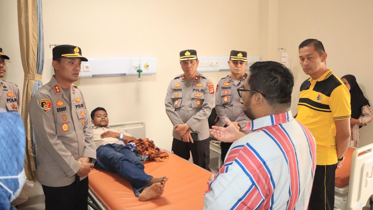 Kapolres Lampung Utara Kunjungi Korban Keracunan Makanan di RS Handayani