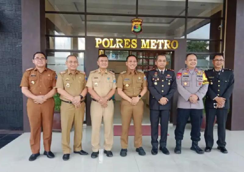 Kunjungi Kapolres, Pjs Walikota Metro Descatama Ajak Warga Jaga Kondusifitas Jelang Pilkada