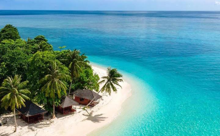 Menjelajah Keindahan Sangalaki di Ujung Kalimantan