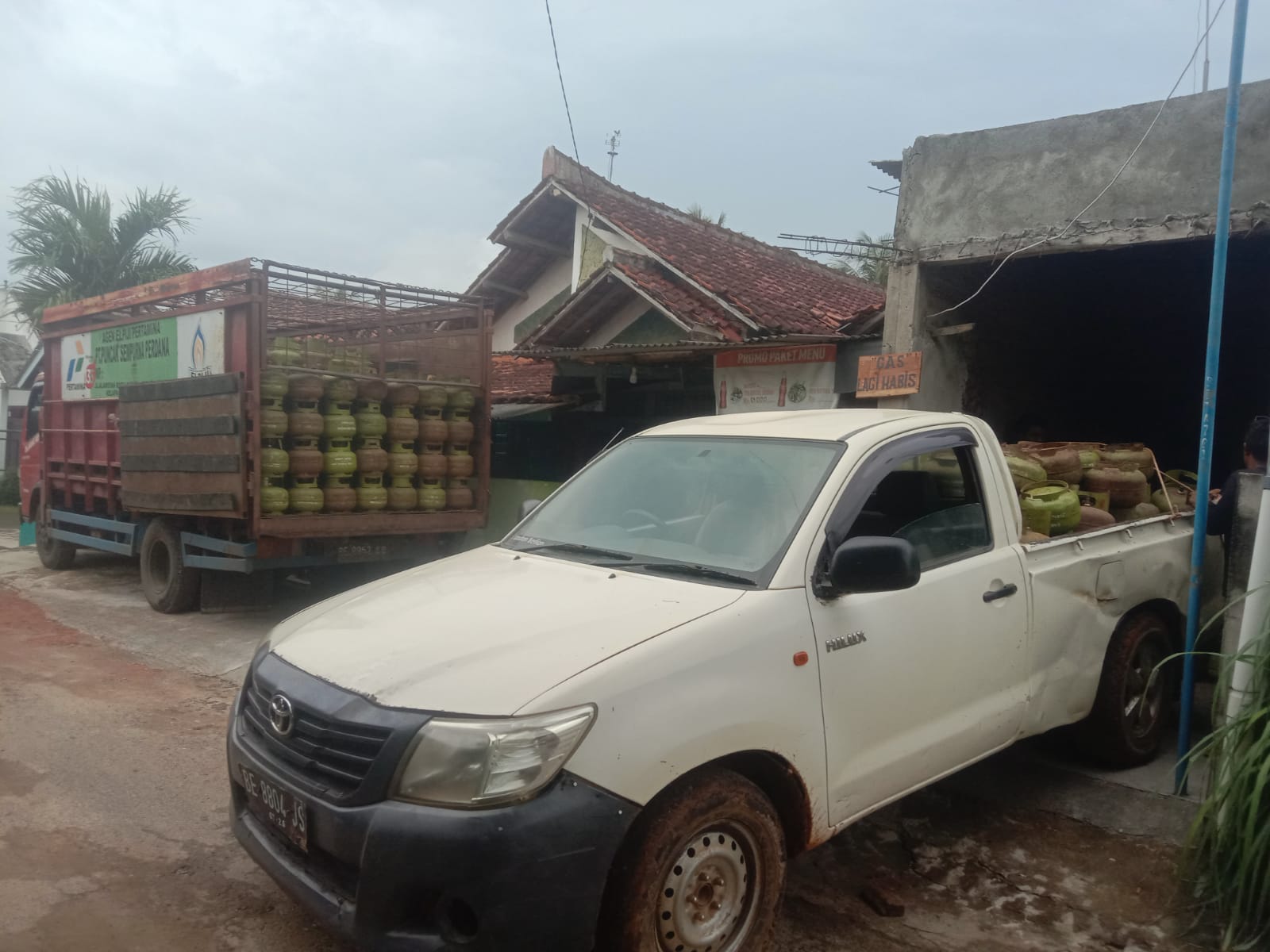 Diduga Terjadi Penyelewengan LPG 3 Kg, Warung di Candimas Lampung Utara Disorot