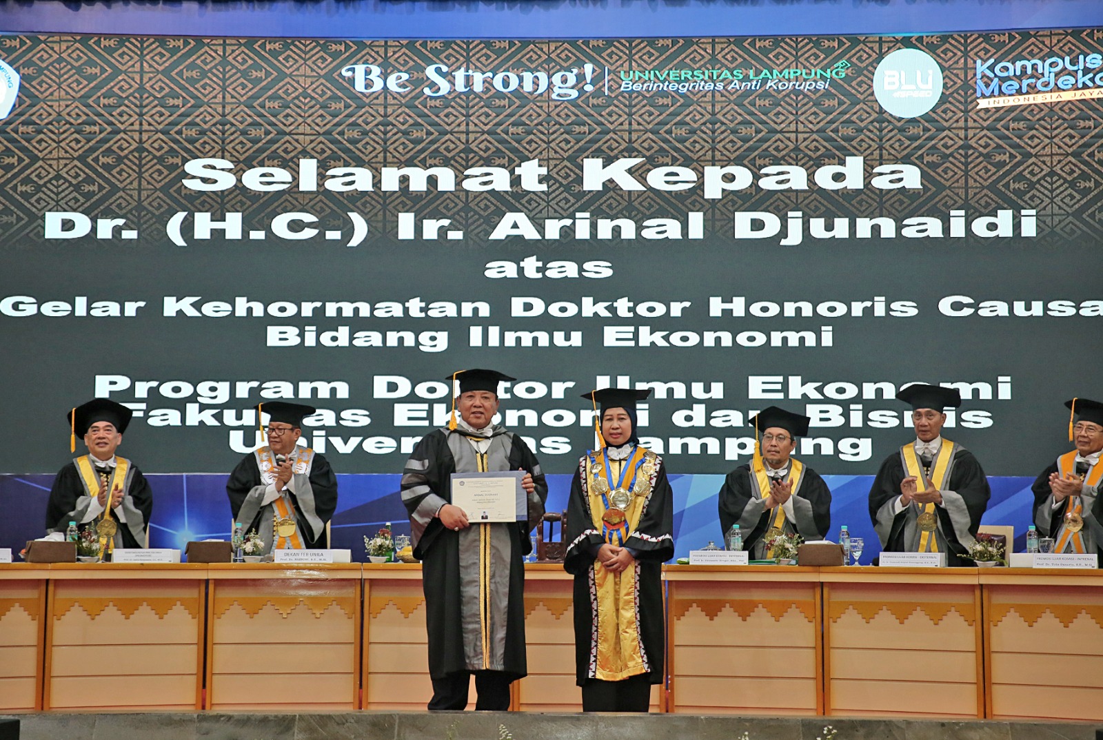 Gubernur Arinal Raih Gelar Doktor Honoris Causa dari Universitas Lampung 