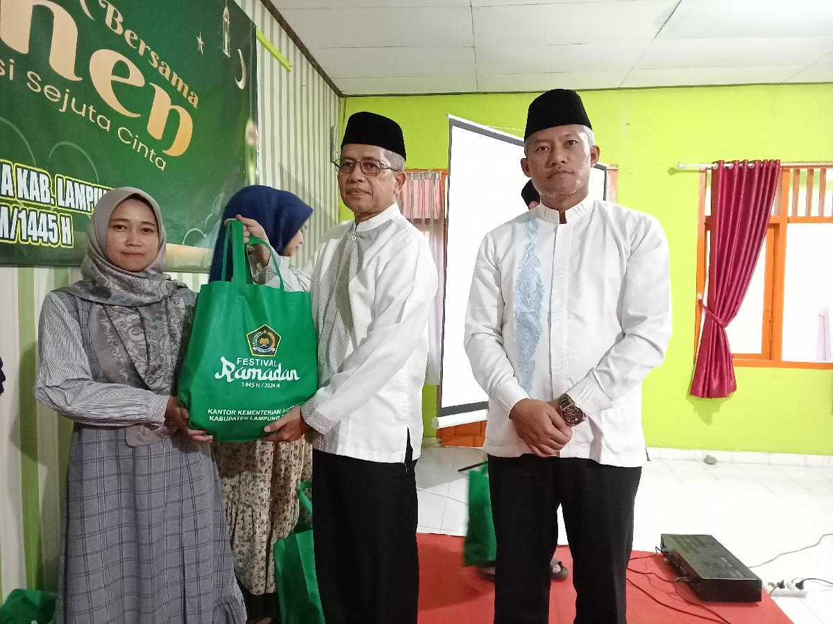 Festival Ramadhan 2024, Kantor Kemenag Lampung Barat Distribusikan 500 Paket Zakat