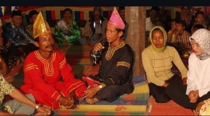 Batombe, Warisan Seni Berbalas Pantun dari Sumatera Barat