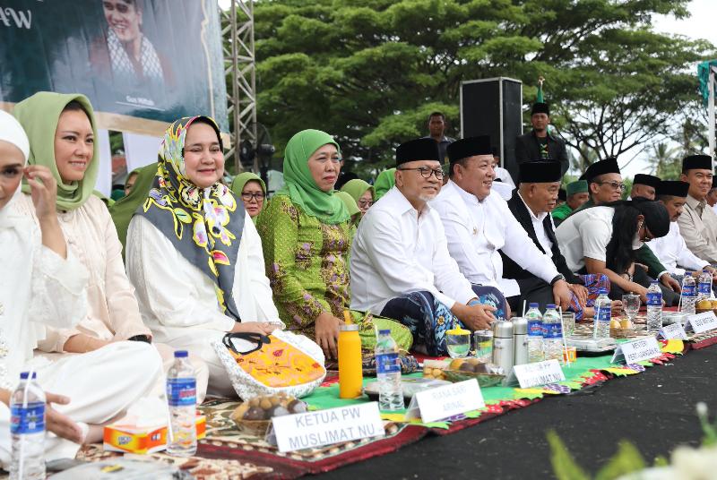 Gubernur Arinal Bersama Ketum Muslimat NU Khofifah dan Mendag Zulhas Hadiri Pengajian Akbar