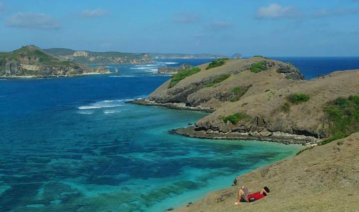 Keindahan Bukit Merese, Surga Hijau di Ujung Selatan Pulau Lombok